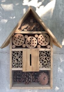 nature activities for kids : make an insect hotel